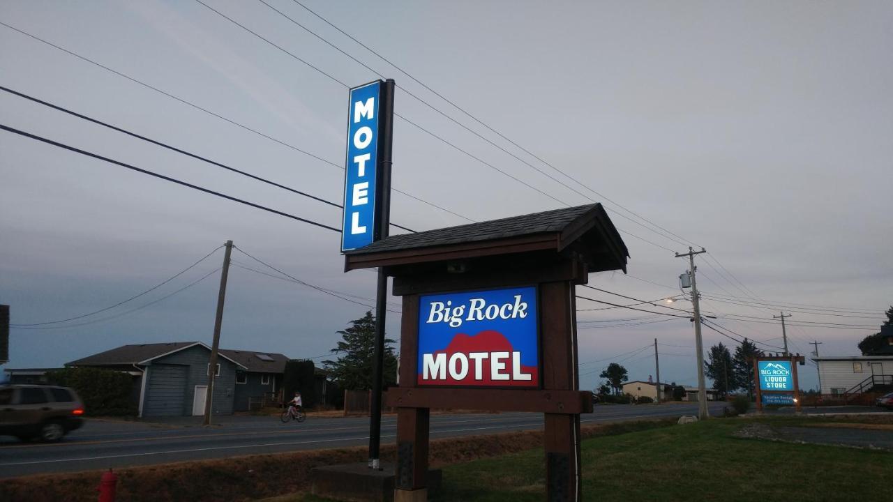 Big Rock Motel Campbell River Eksteriør billede